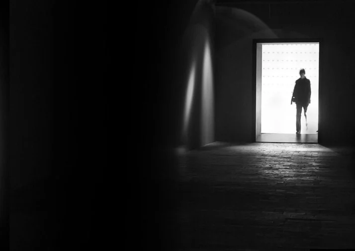 》诗中“黑暗”指犀角称谓